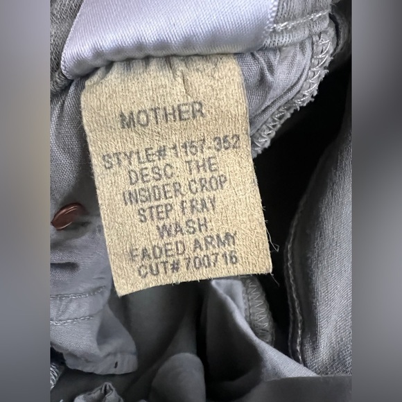 MOTHER- Insider Crop Step Fray - Picture 6 of 8
